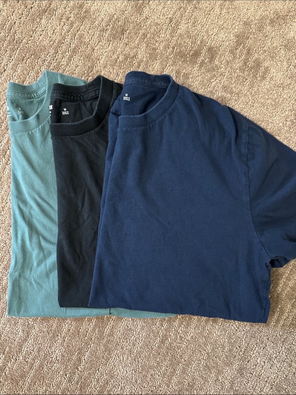 Hollister Short Sleeve Crew Tees in Navy, Black & Teal